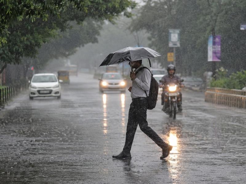 मध्य प्रदेश में मानसून ने पकड़ी रफ्तार, आंधी-बारिश के साथ ओलावृष्टि का अलर्ट