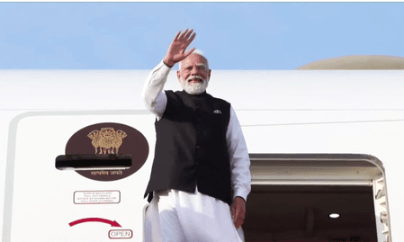 ओमान से स्वदेश रवाना हुए प्रधानमंत्री मोदी: डिप्टी पीएम सईद गले मिले, 'नमस्ते' कर दी विदाई