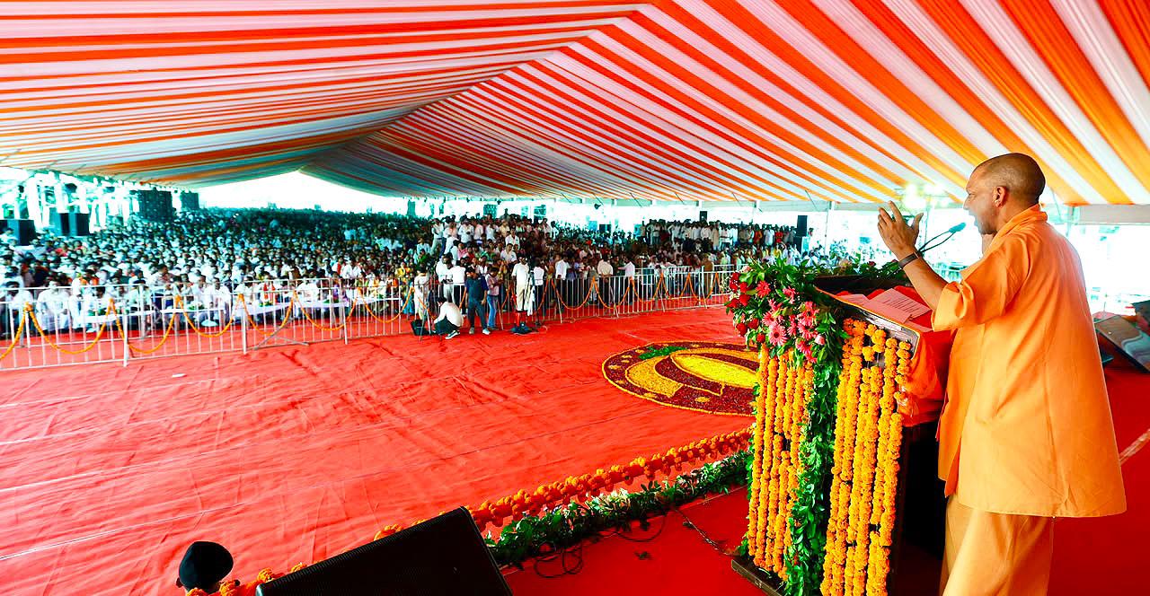 जालौन के पिछड़ेपन के जिम्मेदार अब घड़ियाली आंसू बहाकर युवाओं को गुमराह कर रहे: सीएम योगी