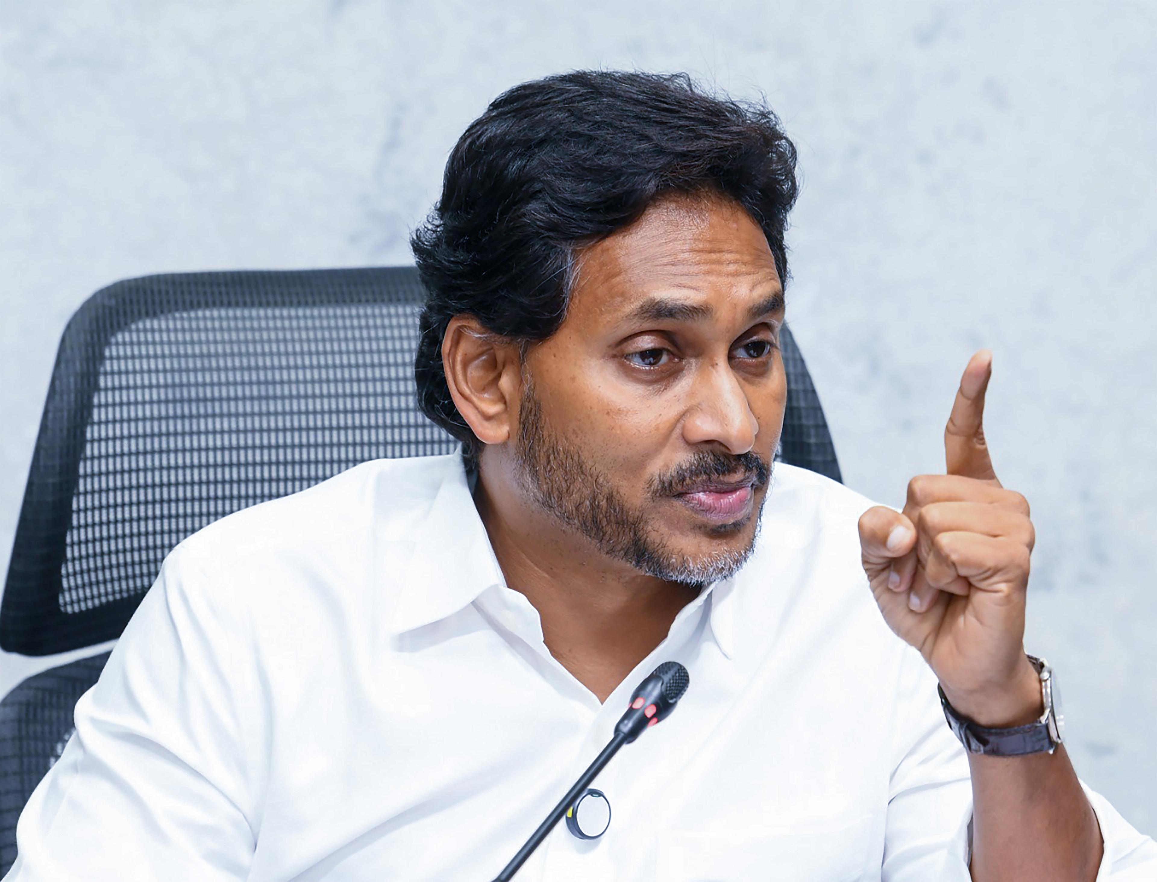 जगन ने शिक्षकों की भर्ती में अनियमितताओं को लेकर नायडू सरकार पर उठाए सवाल