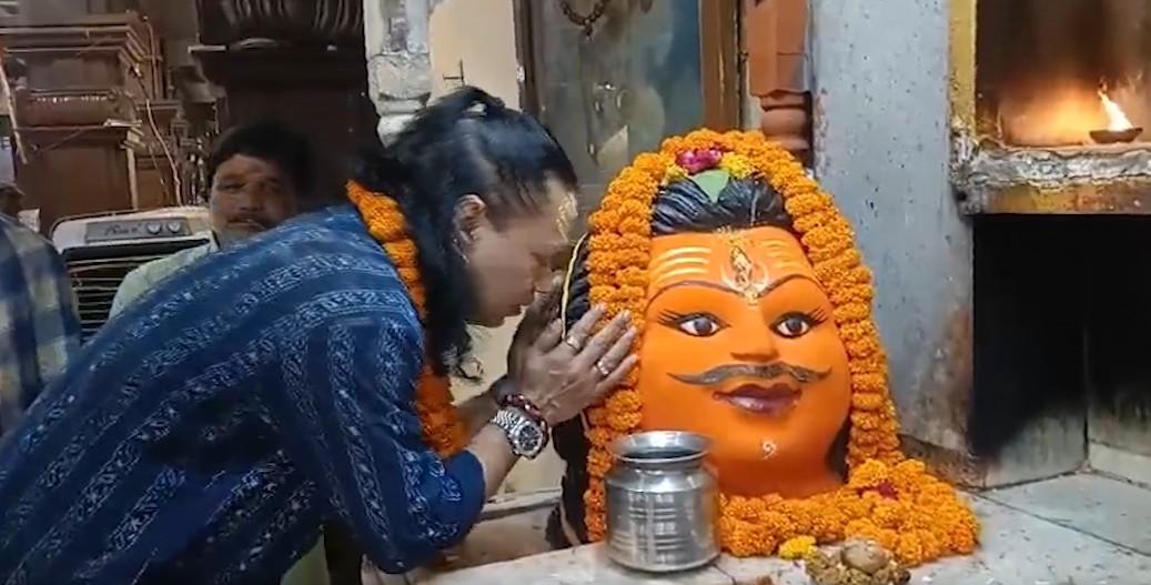 उज्जैन: बाबा महाकाल की शरण में पहुंचे सुप्रसिद्ध गायक कैलाश खेर