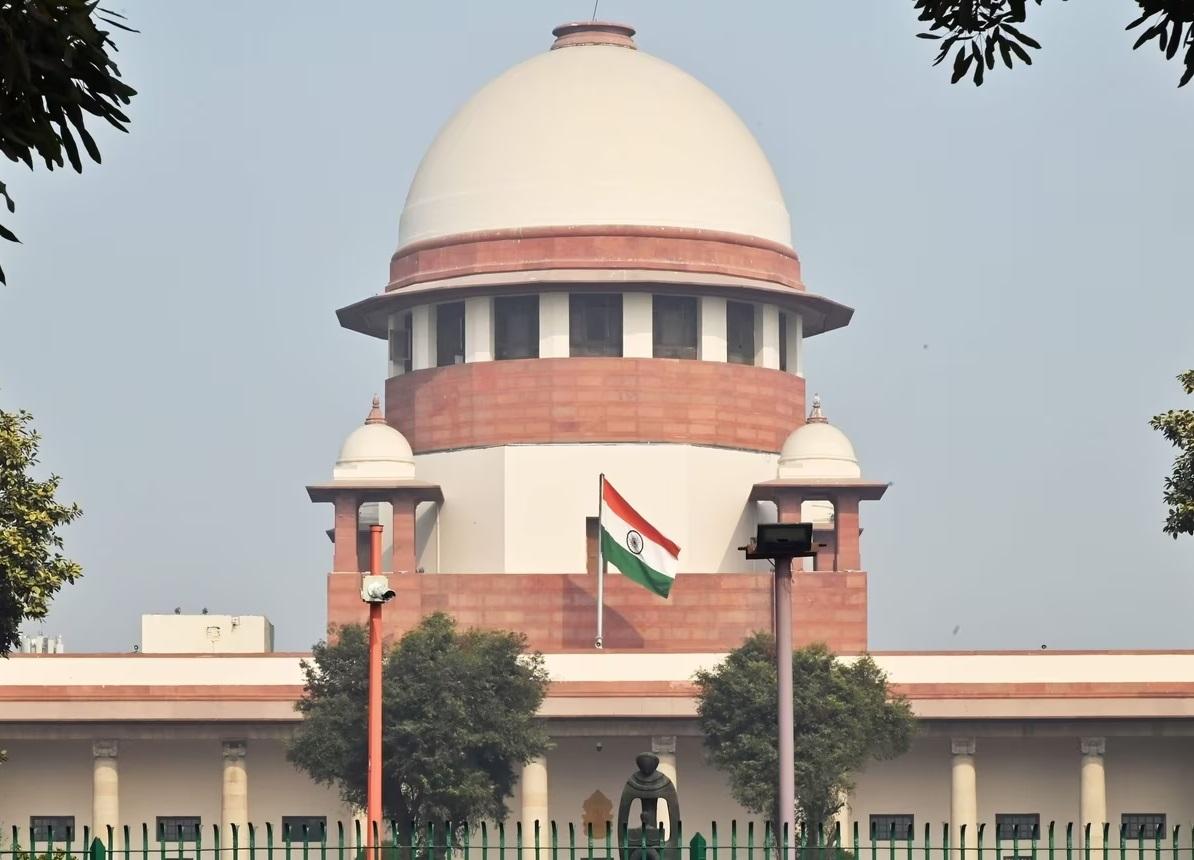 शिवसेना विवाद पर सुप्रीम कोर्ट में अगली सुनवाई गुरुवार दोपहर दो बजे होगी, कपिल सिब्बल ने रखी दलीलें