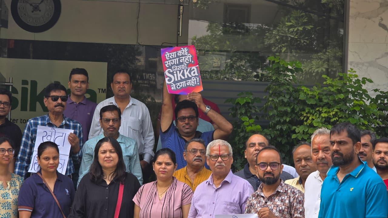पूरा पैसा दिया फिर भी बुनियादी सुविधा तक नहीं,