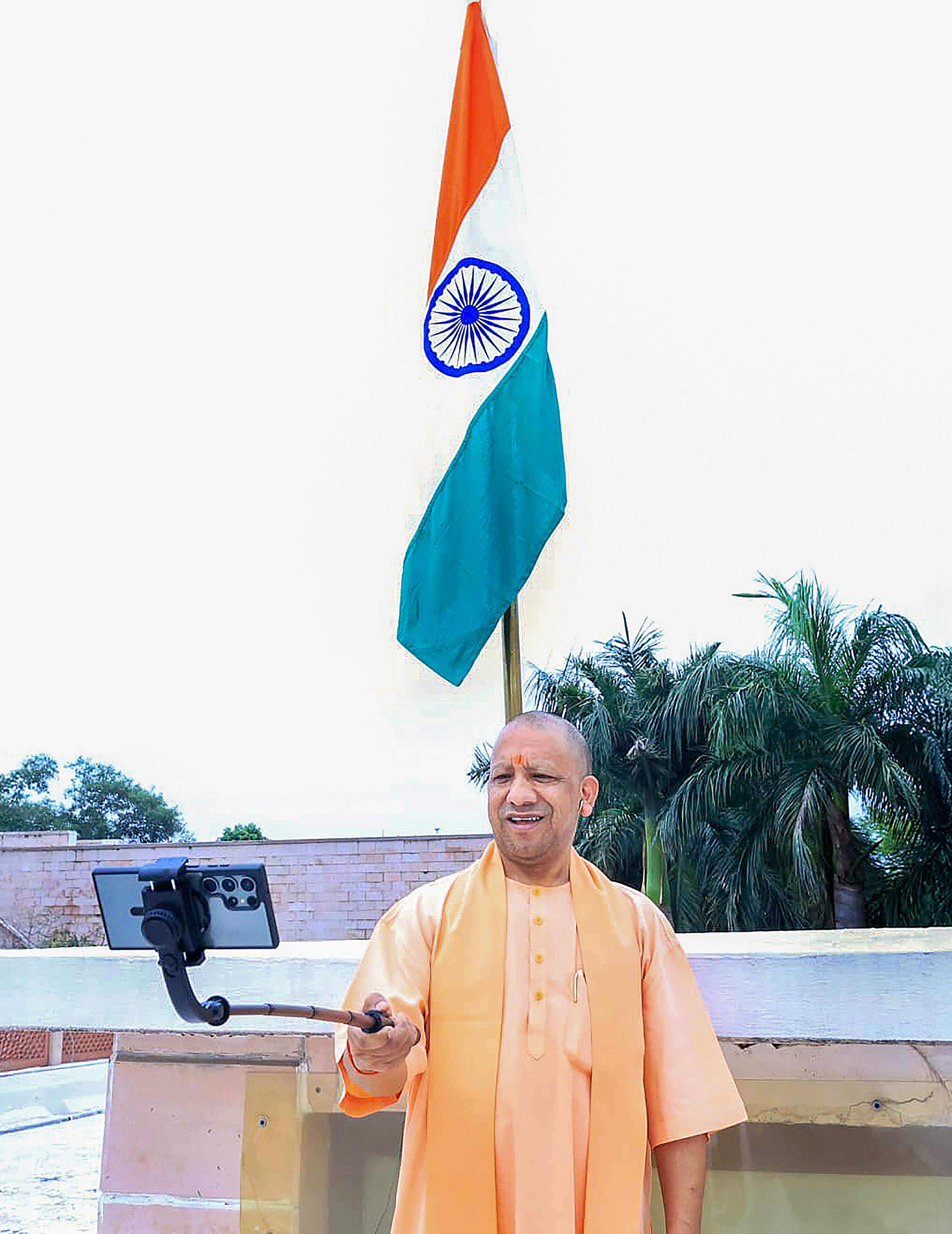 देशभर में आज से चलेगा 'हर घर तिरंगा' अभियान, सीएम योगी लखनऊ में करेंगे यात्रा का शुभारंभ, हरियाणा में मैराथन का आयोजन