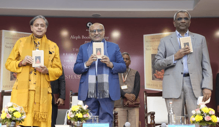 उपराष्ट्रपति सीपी राधाकृष्णन ने शशि थरूर की किताब का किया विमोचन