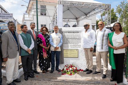 जमैका के ओल्ड हार्बर पहुंचे एस. जयशंकर, भारतीय प्रवासियों से की मुलाकात