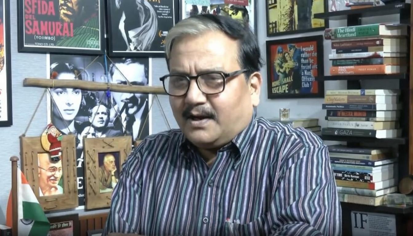 भारत-पाकिस्तान के बीच 'पीपुल टू पीपुल कॉन्टैक्ट' को बैरियर-फ्री बनाने के प्रयास किए जाएं : मनोज झा