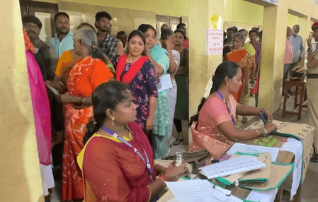 पुडुचेरी में मतदान जारी, भाजपा ने एनडीए के लिए मजबूत जनादेश की अपील की