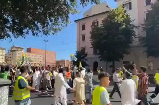 पीओके में पाकिस्तानी सेना के अत्याचारों के खिलाफ इटली में प्रदर्शन, विरोध में निकाला मार्च