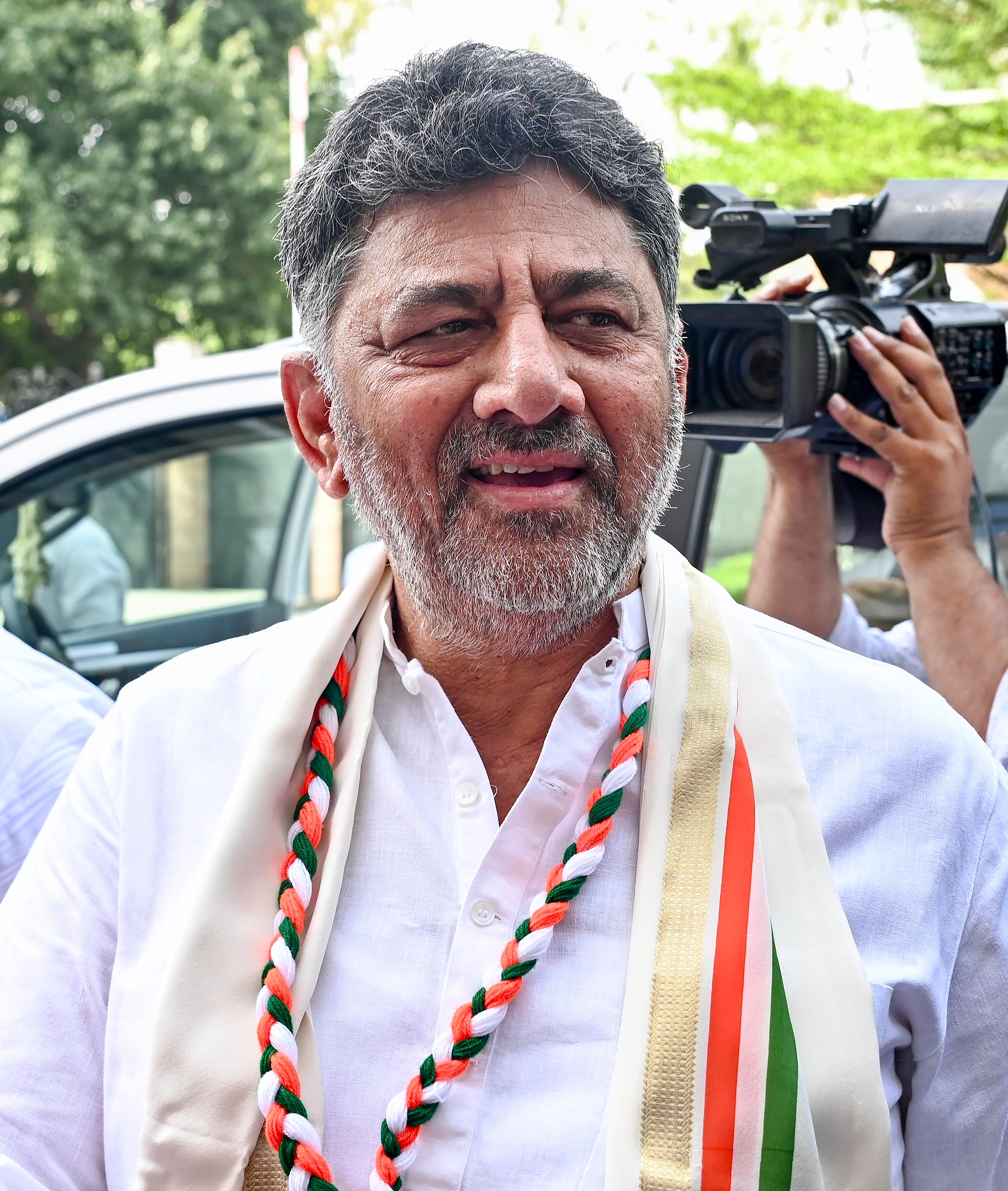 कर्नाटक भाजपा ने सीएम शिवकुमार से टेंडर पैनल की रिपोर्ट जारी करने को कहा, पारदर्शिता की कमी पर उठाए सवाल