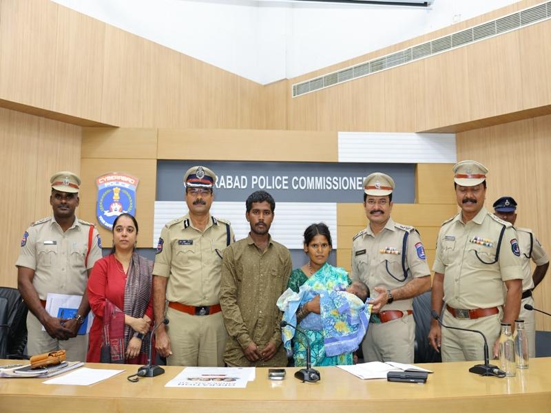 हैदराबाद : रेलवे स्टेशन से अगवा बच्ची को साइबराबाद पुलिस ने बचाया