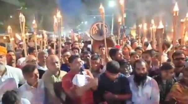 बांग्लादेश में भगवान राम की मूर्ति के अपमान मामले में प्रदर्शन तेज, हजारों हिंदुओं ने ढाका में किया मार्च