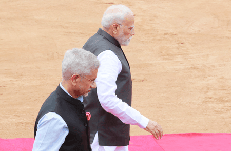 पीएम मोदी और गृह मंत्री अमित शाह की मौजूदगी में पश्चिमी एशिया के हालातों पर सरकार की अहम बैठक