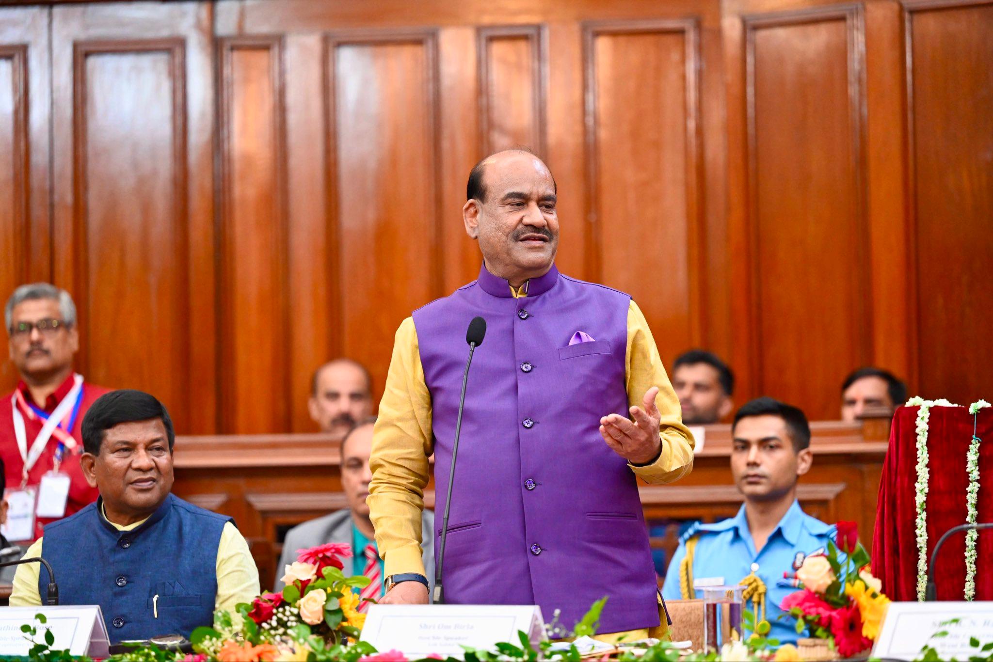 जनप्रतिनिधि संविधान की भावना को समझते हुए लोकतांत्रिक परंपराओं का सम्मान करें: ओम बिरला