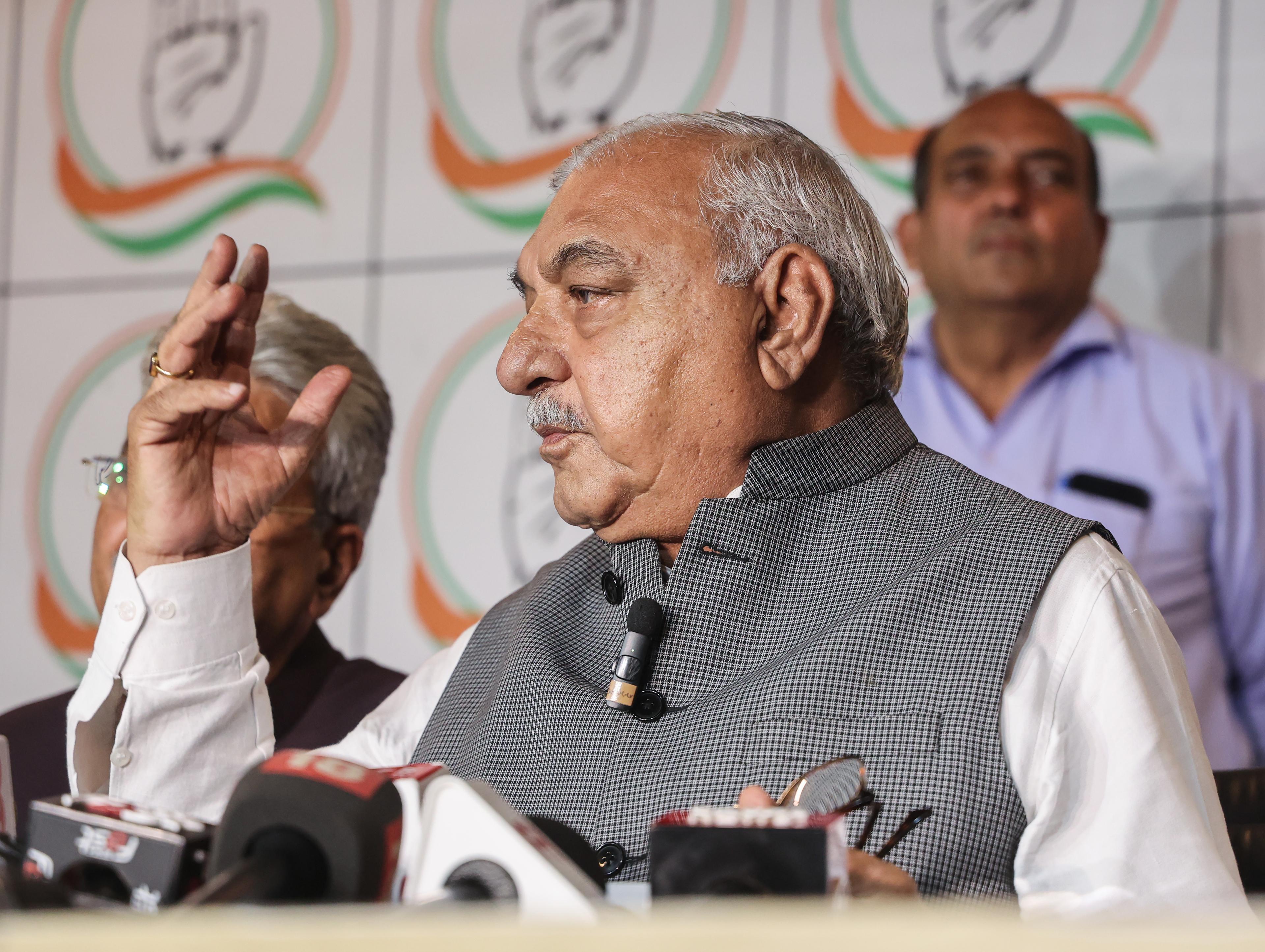 हरियाणा सरकार 'नौकरियां बेच रही है', भूपिंदर हुड्डा का दावा
