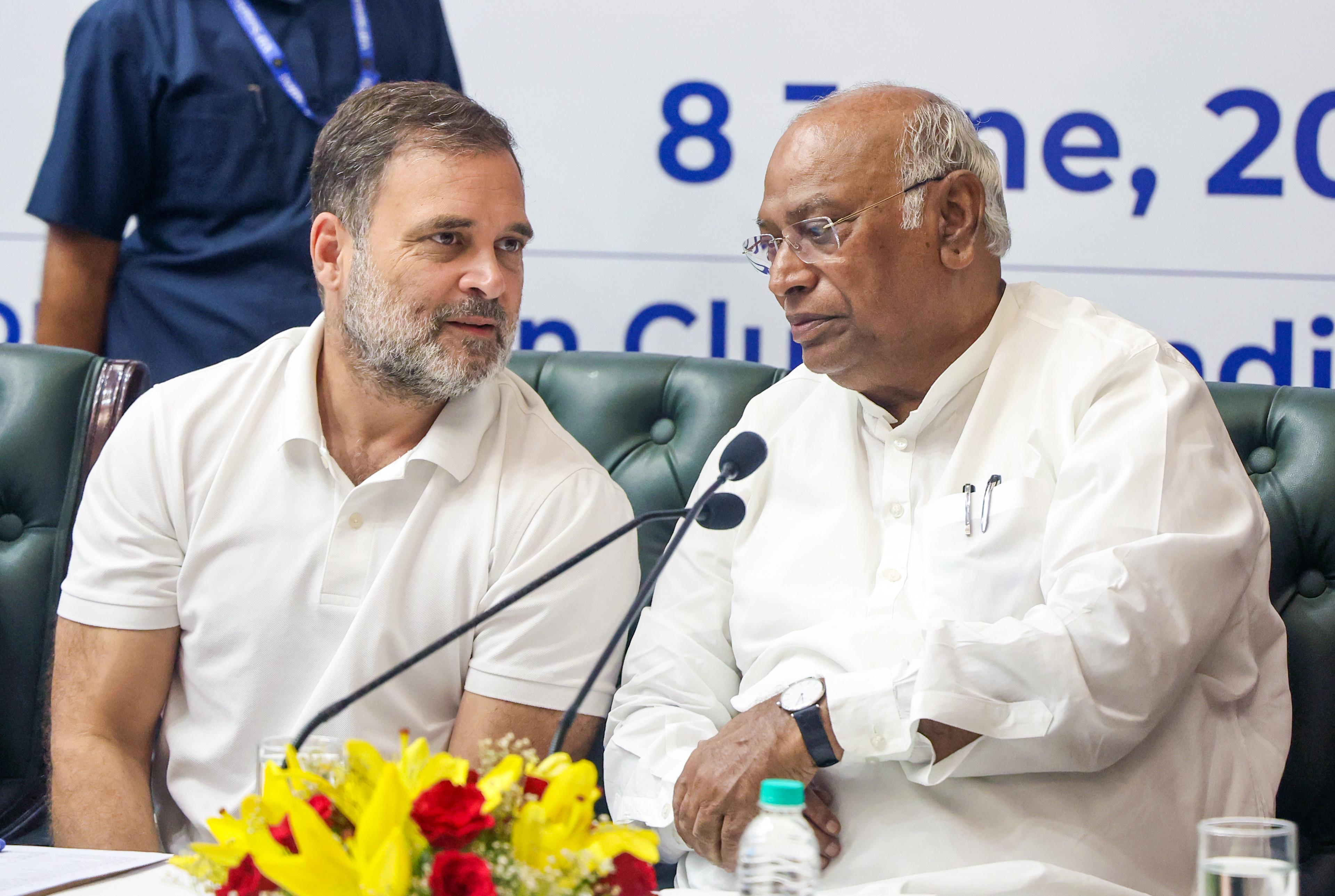 आर्थिक स्थिति, बेरोजगारी, महंगाई से जुड़े मुद्दों पर चर्चा को सर्वदलीय बैठक बुलाए सरकार : मल्लिकार्जुन खड़गे