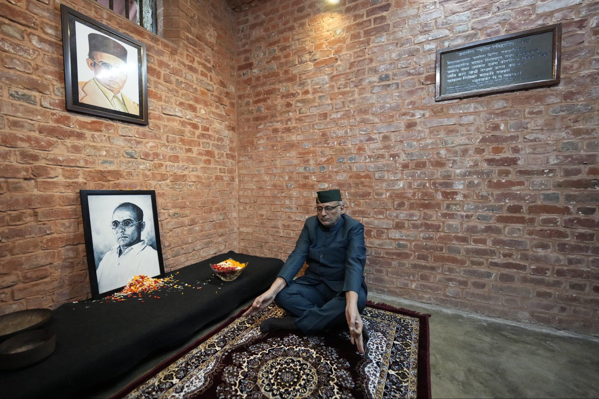 उपराष्ट्रपति सीपी राधाकृष्णन ने सेल्युलर जेल में स्वतंत्रता सेनानियों को दी श्रद्धांजलि, वीर सावरकर की कोठरी का भी किया दौरा