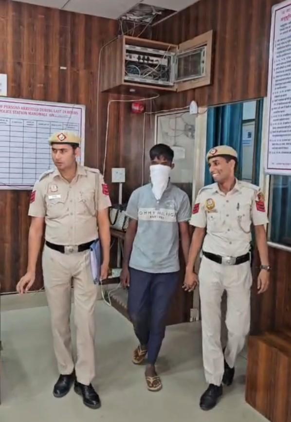 दिल्ली: मंडावली में पुलिस का शिकंजा, 6 मामलों में आरोपी स्नैचर को किया गिरफ्तार