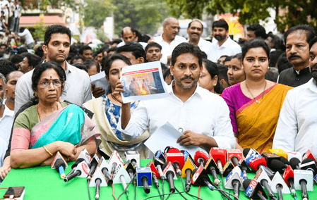 छात्रों के विरोध प्रदर्शन को संवेदनशीलता से संभाले सरकार, वाईएसआर कांग्रेस की मांग