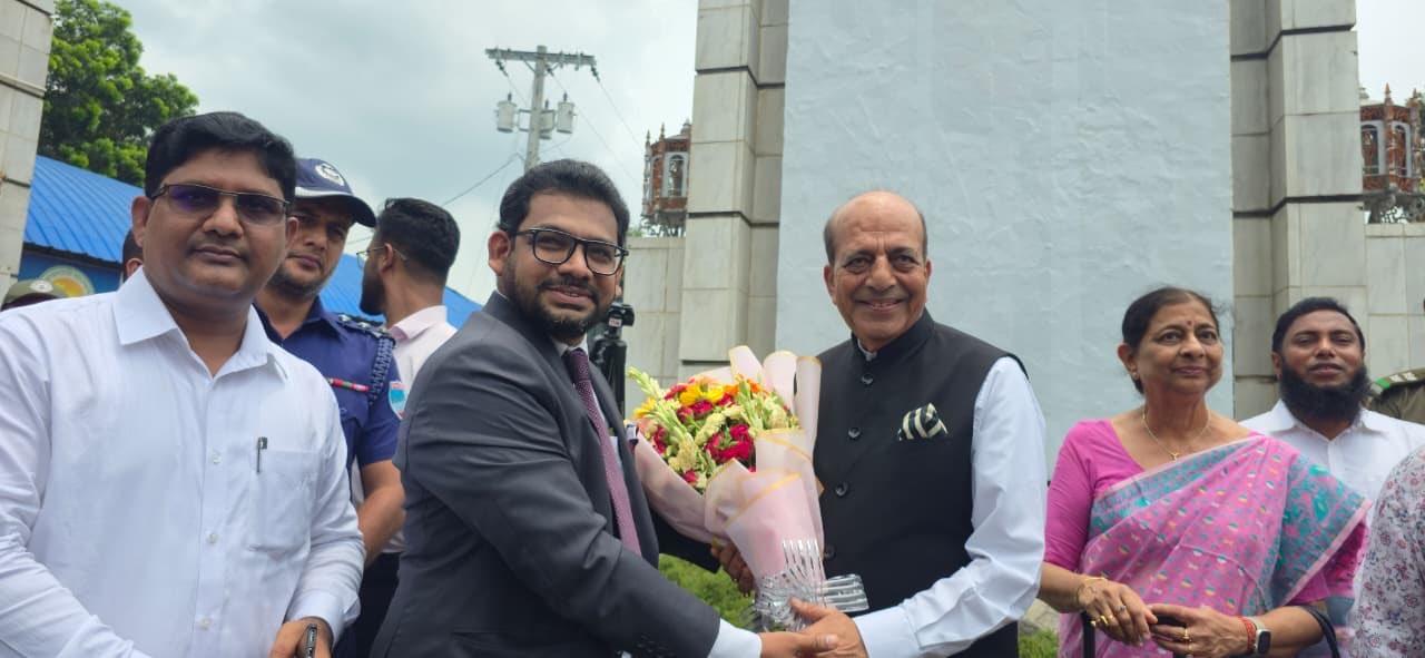 नवनियुक्त उच्चायुक्त दिनेश त्रिवेदी पहुंचे बांग्लादेश, डिप्टी हाईकमिश्नर ने किया स्वागत