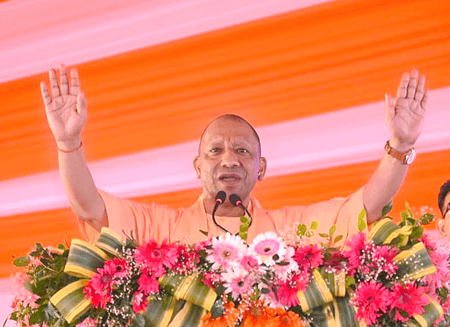 वृद्धजनों का संबल और बुढ़ापे की लाठी बन रही योगी सरकार