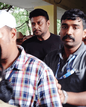 रेणुकास्वामी मर्डर केस: दर्शन, पवित्रा गौड़ा समेत सभी आरोपी कोर्ट में हाजिर, 3 दिसंबर को होगी अगली सुनवाई