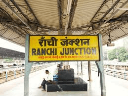 मजदूरी कराने झारखंड से गोवा ले जाए जा रहे 13 बच्चों को रांची रेलवे स्टेशन पर मुक्त कराया