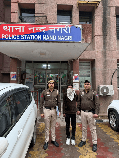 दिल्ली पुलिस ने कुख्यात स्नैचर को किया गिरफ्तार, लूट का माल बरामद
