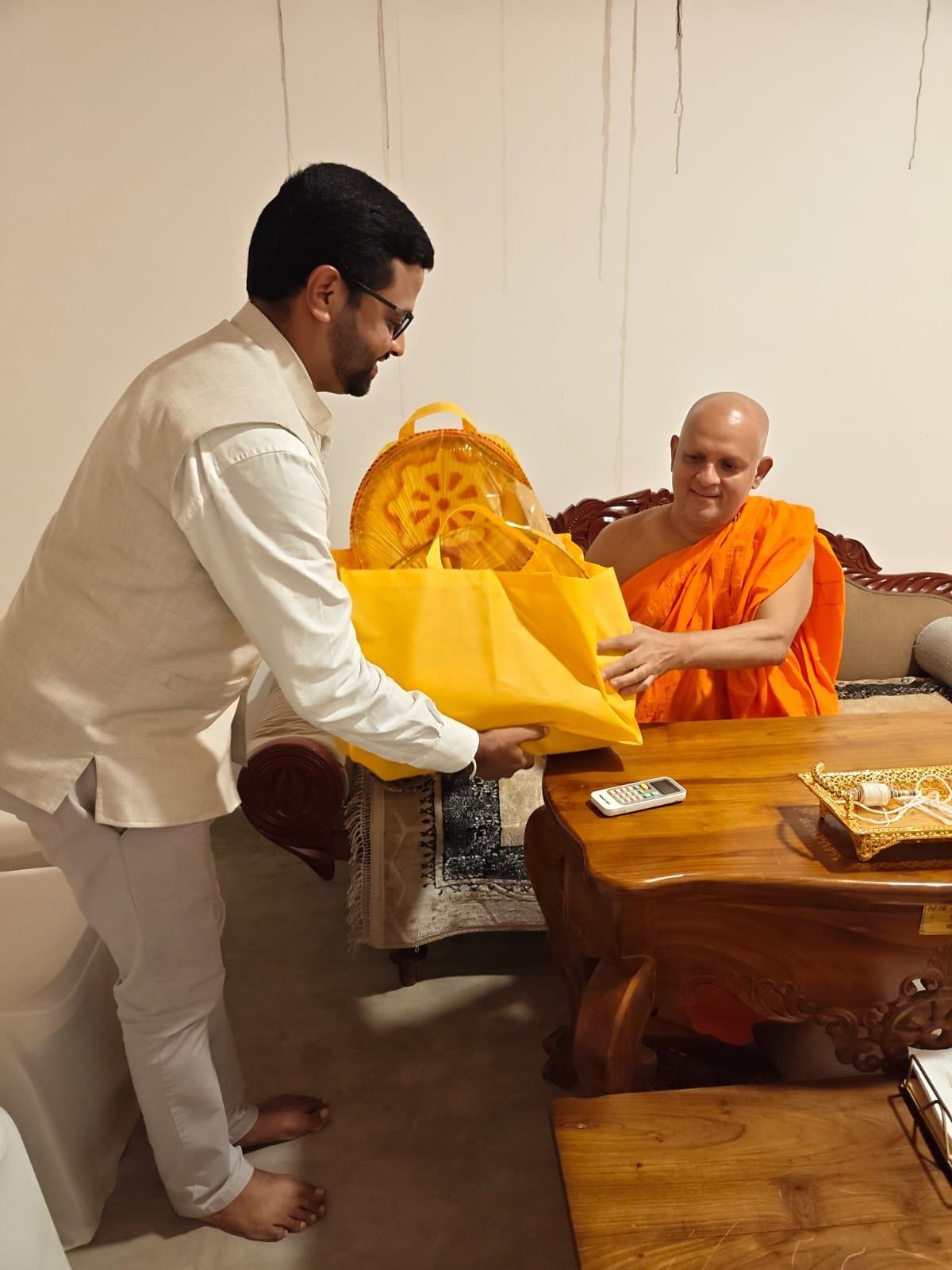 श्रीलंका में ‘पिच्चा मल पूजावा’ समारोह: शामिल हुए भारत के उप उच्चायुक्त, बौद्ध विरासत को किया नमन