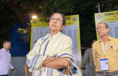 पश्चिम बंगाल: ममता और अभिषेक ने तृणमूल कार्यकर्ताओं को नतीजे घोषित होने तक रुकने को कहा