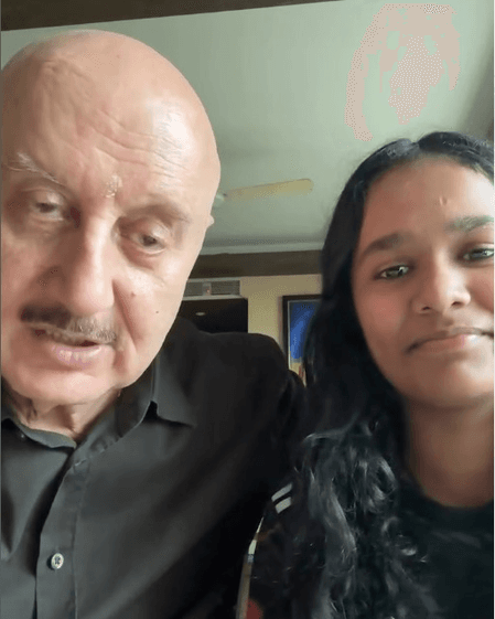 अनुपम खेर ने सतीश कौशिक के परिवार के साथ किया लंच, अपना वादा निभाया