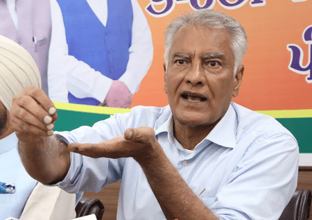 पंजाब: सुनील जाखड़ का आरोप- 'मोगा में प्रवासी मजदूरों को साजिश के तहत टारगेट किया गया'