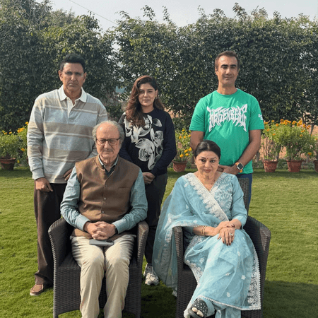 19 साल बाद पर्दे पर दिखेगी वही पुरानी टोली, मूल स्टार कास्ट के साथ अनुपम खेर ने शेयर की यादें