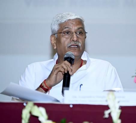 भारत में 300 करोड़ घरेलू यात्राएं पर्यटन क्षेत्र को वैश्विक संकटों से बचाती हैं: मंत्री