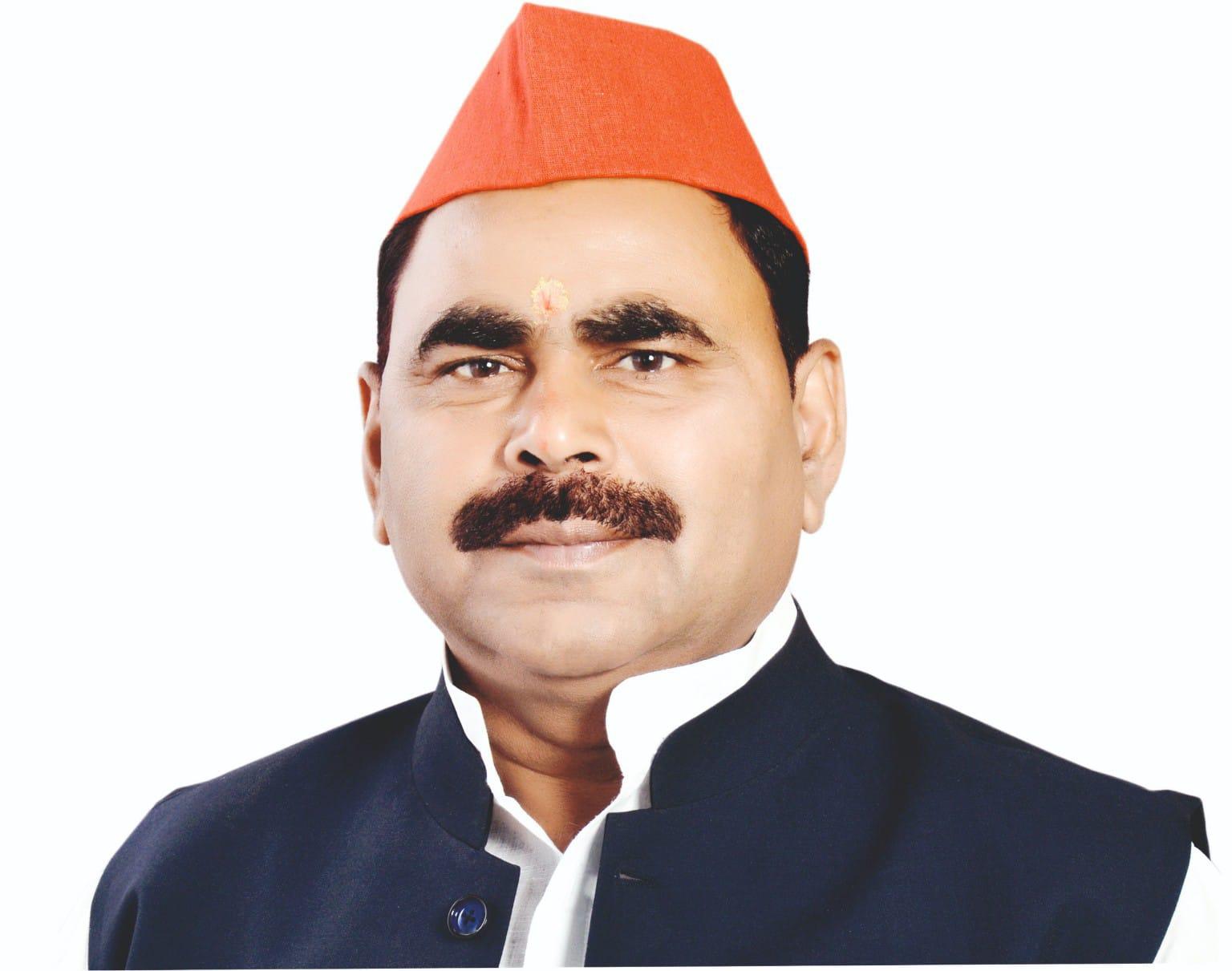 mirzapur-ashok-yadav-ko-banaya-gaya-spa-ka-jiladhyaksh-devi-prasad-chaudhary-ko-pad-se-kiya-mukt