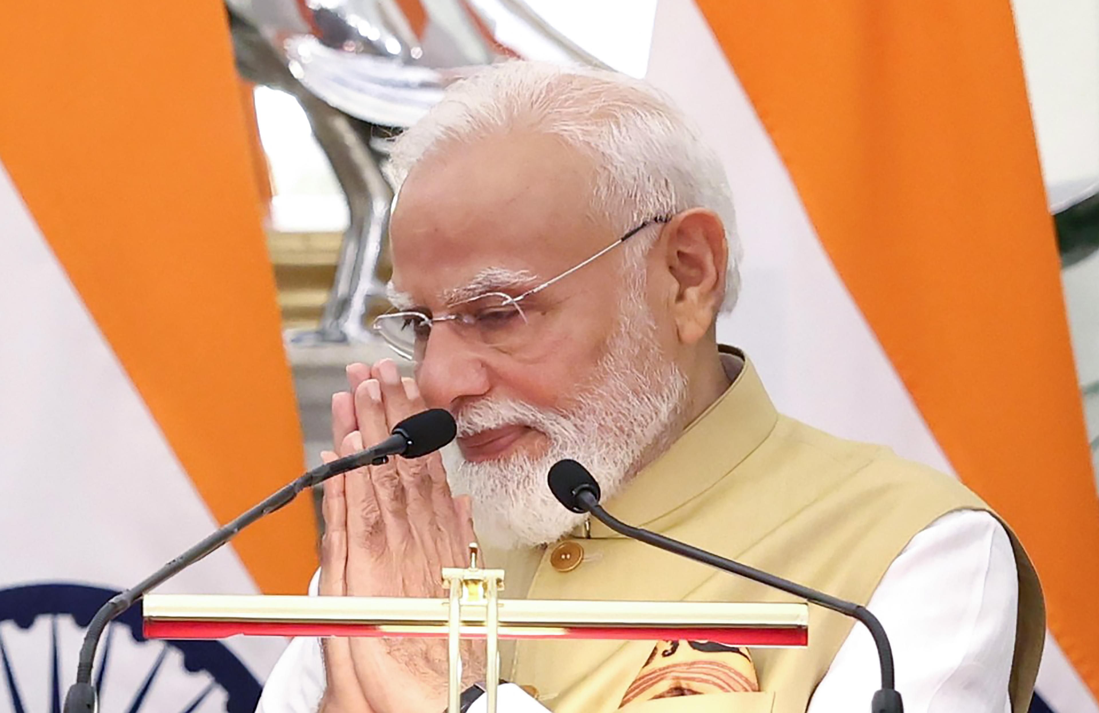 प्रधानमंत्री नरेंद्र मोदी समेत कई केंद्रीय मंत्रियों ने स्वामी विवेकानंद को पुण्यतिथि पर दी श्रद्धांजलि