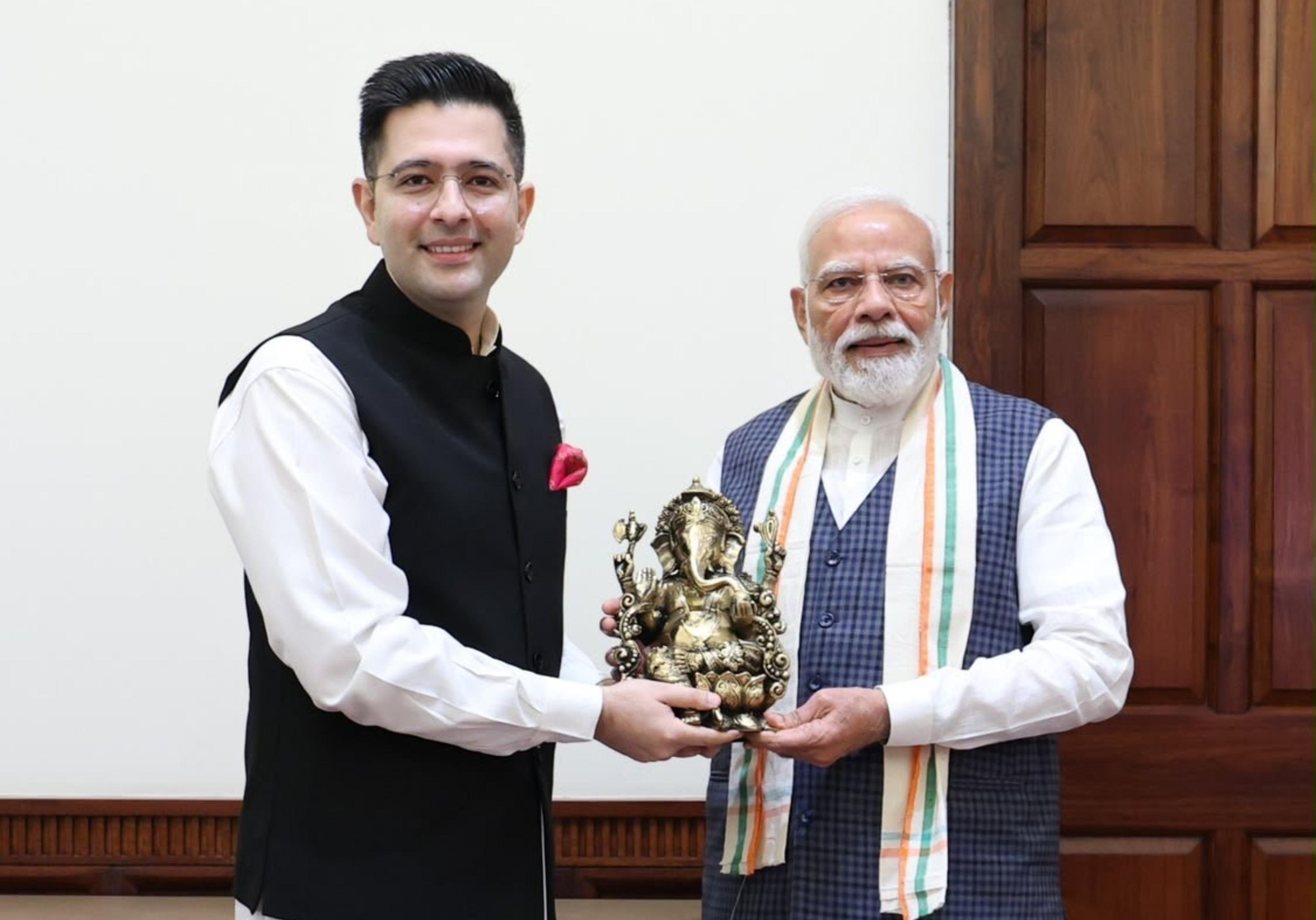 राघव चड्ढा ने पीएम मोदी को भेंट की भगवान गणेश की मूर्ति, बोले-एक सुबह जो हमेशा याद रहेगी