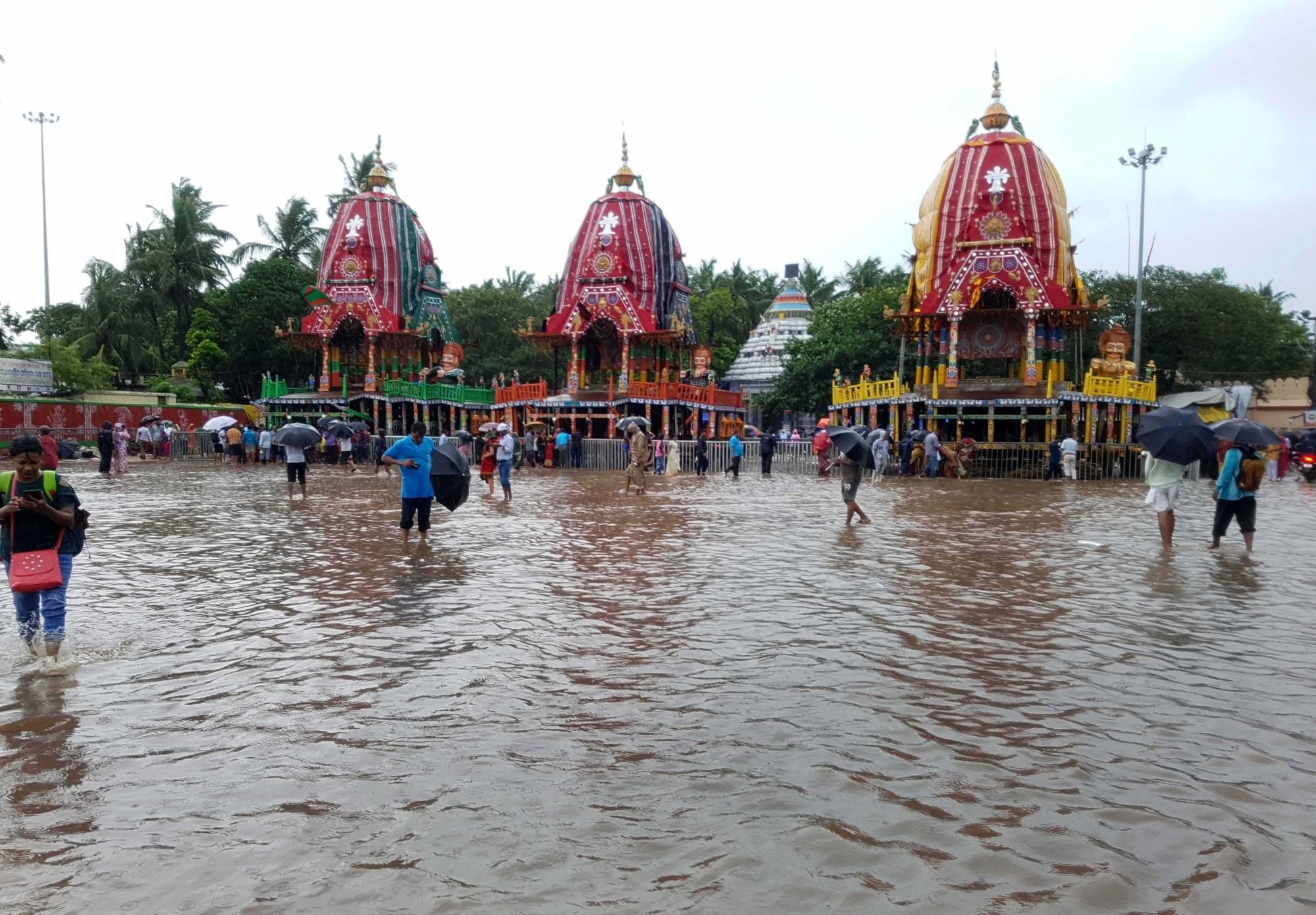ओडिशा में बाढ़ और राहत कार्यों को लेकर चरम पर पहुंचा राजनीतिक विवाद