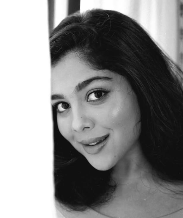 शूटिंग के दौरान क्या खाती हैं निहारिका चौकसे? अभिनेत्री ने शेयर किया अपना फूड सीक्रेट