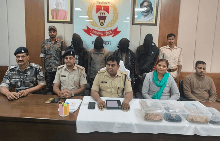 झारखंड: हजारीबाग में 42.50 लाख रुपए की अफीम बरामद, 4 तस्कर गिरफ्तार