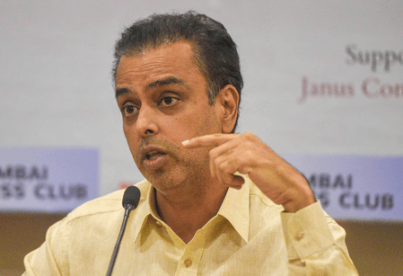 मुंबई : बारिश के कारण मिलिंद देवड़ा ने की स्कूल बंद करने की मांग, वर्क फ्रॉम होम की भी पैरवी