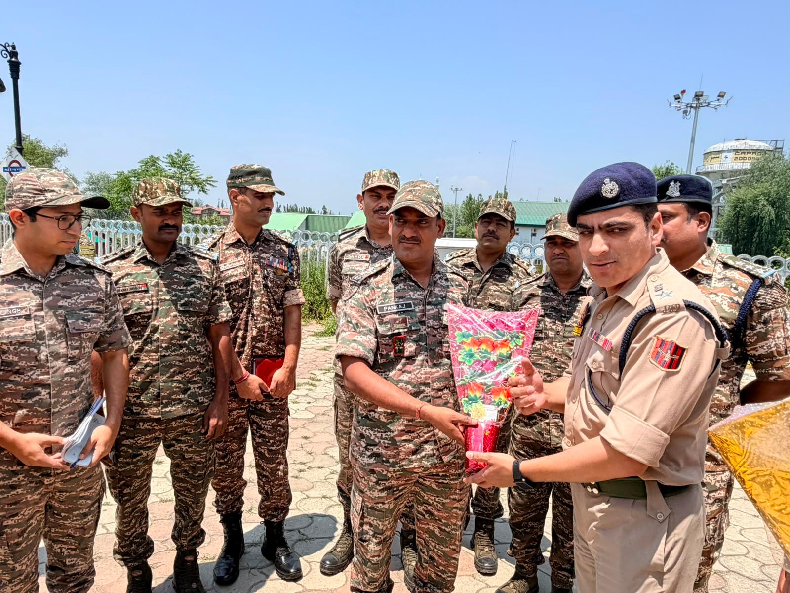 श्री अमरनाथ यात्रा के लिए केंद्र की ओर से तैनात सीआरपीएफ कंपनियों का जम्मू-कश्मीर पुलिस ने स्वागत किया
