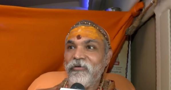 गोरक्षा कानून नहीं बनने पर अविमुक्तेश्वरानंद नाराज, बोले-जो गारंटी देगा, अब वोट उसी को