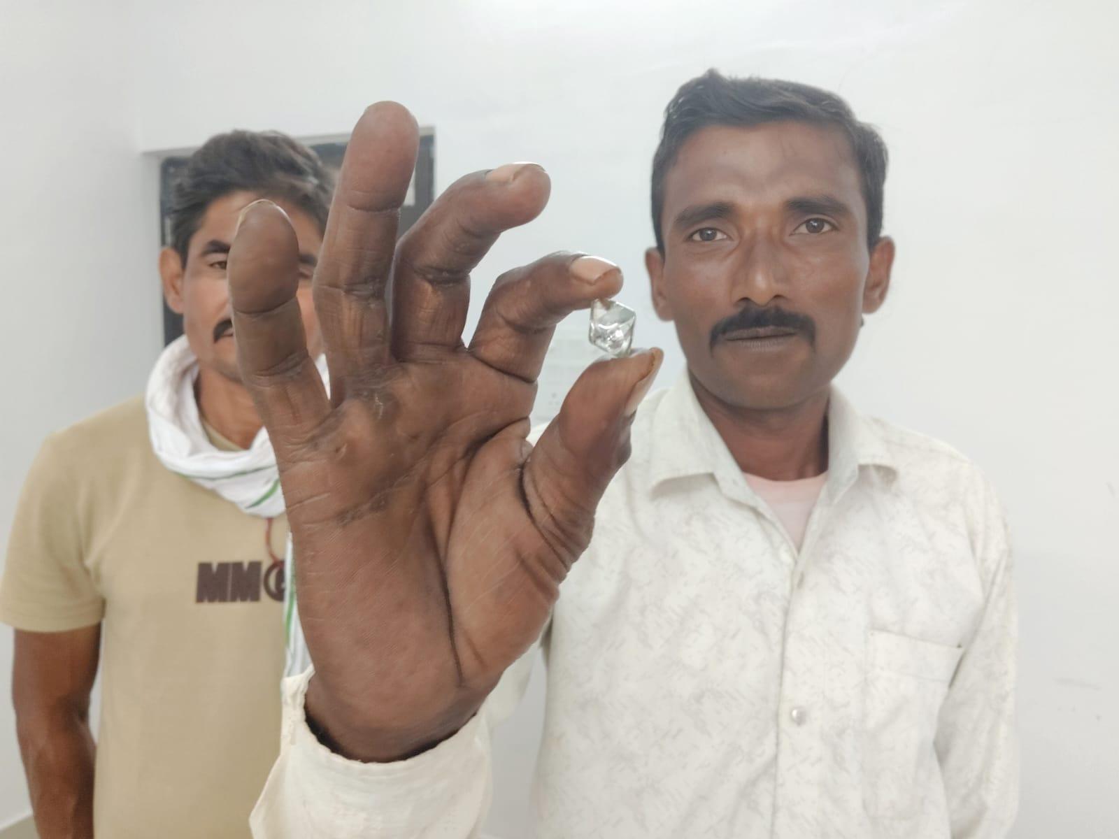 मध्य