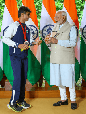 आईएएस सुहास यथिराज: बचपन में संघर्ष, पढ़ाई में होशियार, पैरालंपिक गेम्स में देश को जिताए पदक