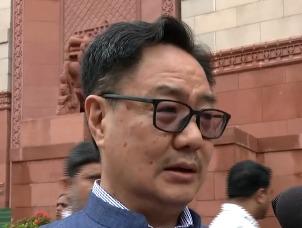 सदन का वॉकआउट करके कांग्रेस खुद को पहुंचा रही नुकसान, सरकार चर्चा के लिए तैयार : किरेन रिजिजू