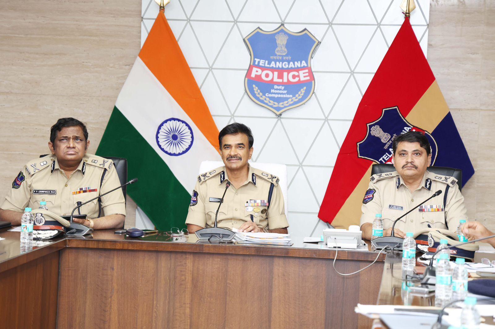 तेलंगाना के डीजीपी ने बुलाई अधिकारियों की बैठक, प्रत्यक्ष और प्रभावी पुलिसिंग पर दिया जोर