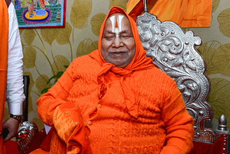 एससी-एसटी एक्ट को खत्म कर देना चाहिए: जगद्गुरु रामभद्राचार्य