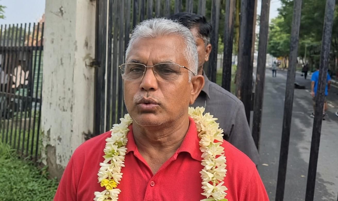 'इंडिया' गठबंधन की बैठक पर दिलीप घोष का तंज, कहा-'ममता बनर्जी मजबूरी में जा रही हैं'