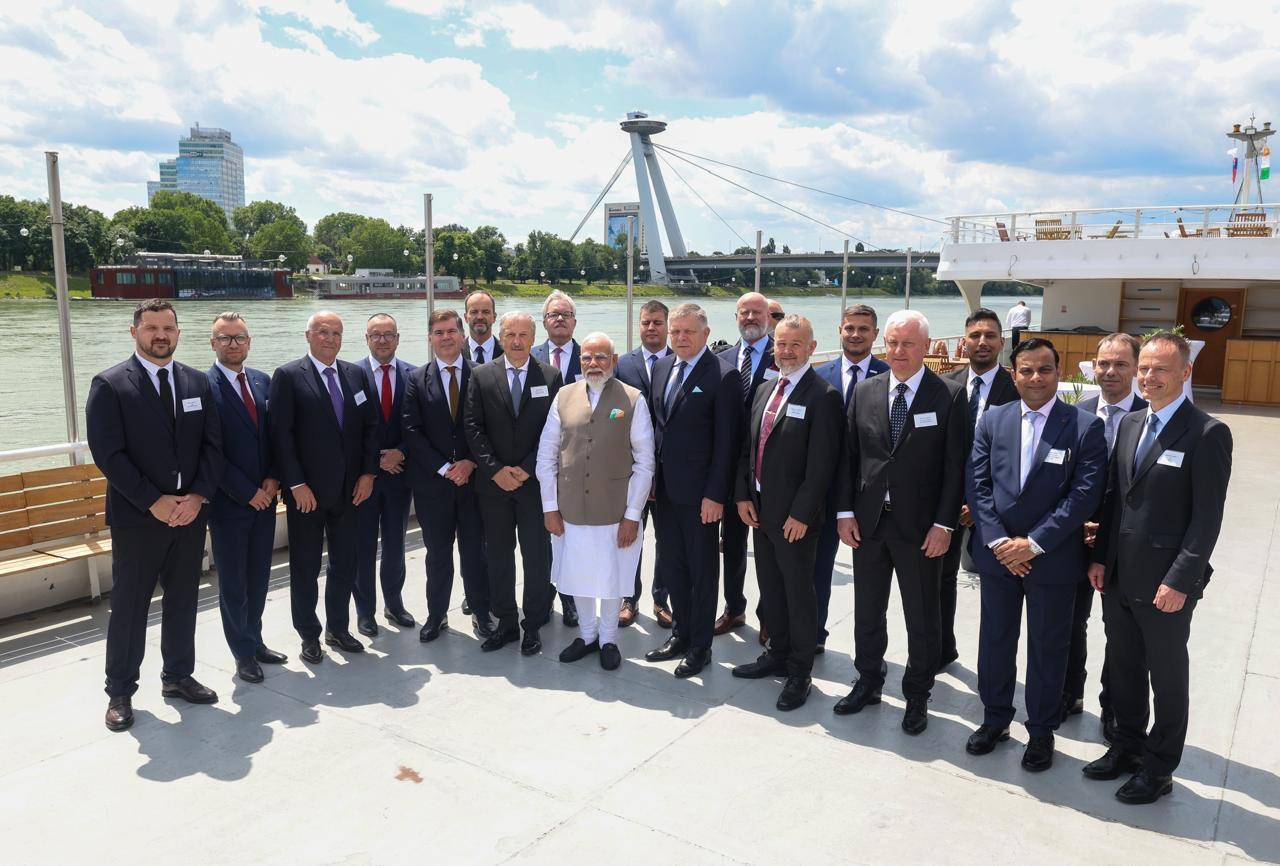 प्रधानमंत्री मोदी ने स्लोवाकिया के उद्योगपतियों से की मुलाकात, कंपनियों को भारत में निवेश करने का दिया न्योता